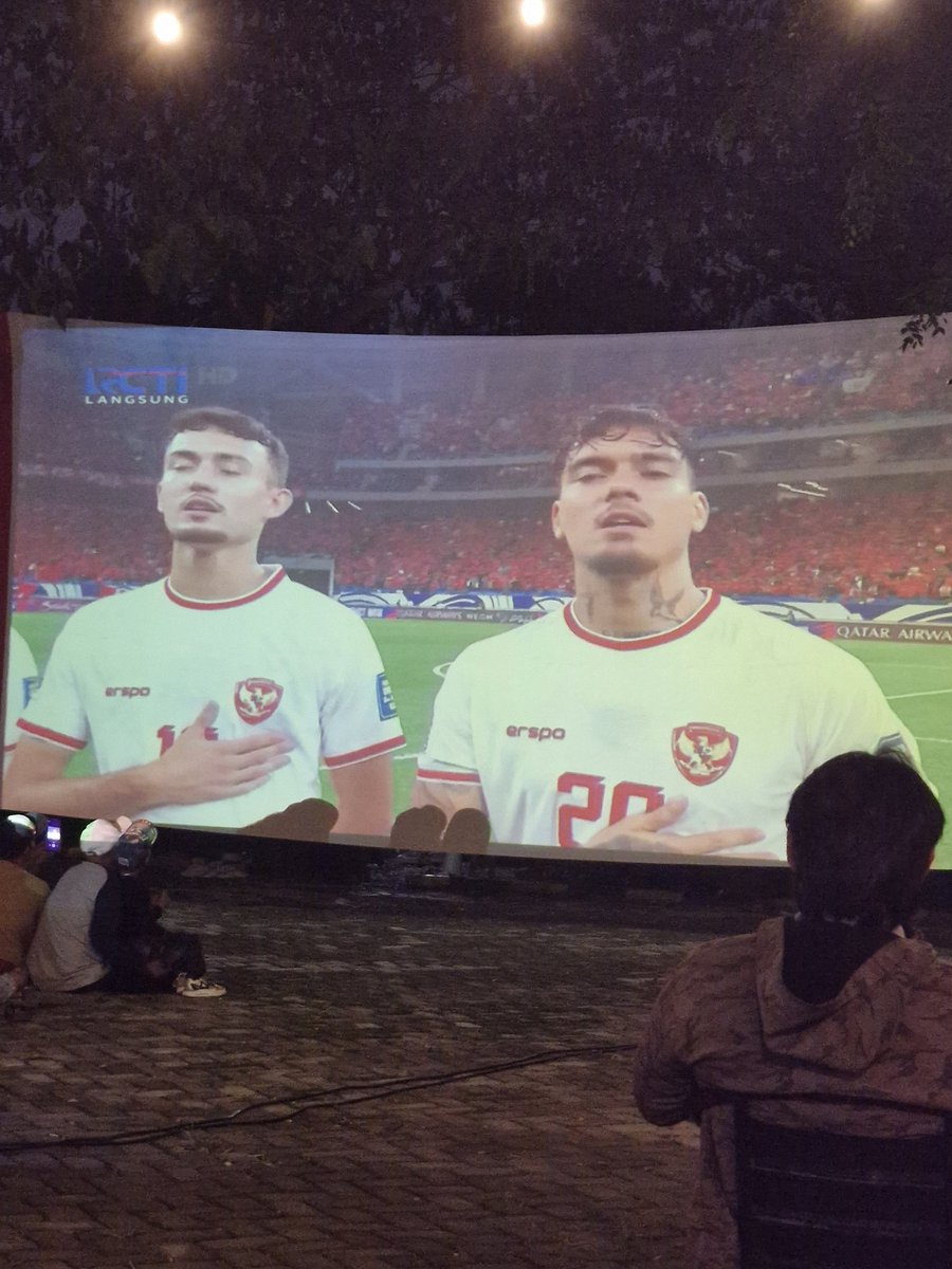 mwegabcd's tweet photo. Apa gak gilakk #TimnasDay https://t.co/FnZVtqSkvG