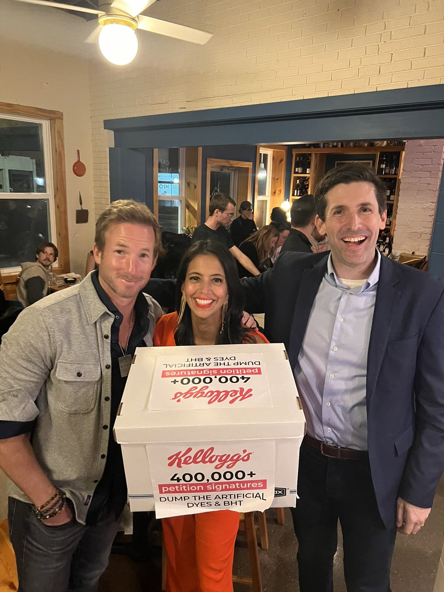 calleymeans's tweet image. ‼️The largest grassroots action on food ingredients in US history. 

Through the leadership of @thefoodbabe and @humankarp, more than 400,000 Americans signed a petition for @kelloggsus to use the same ingredients for American children they do in other counties. We also launched…