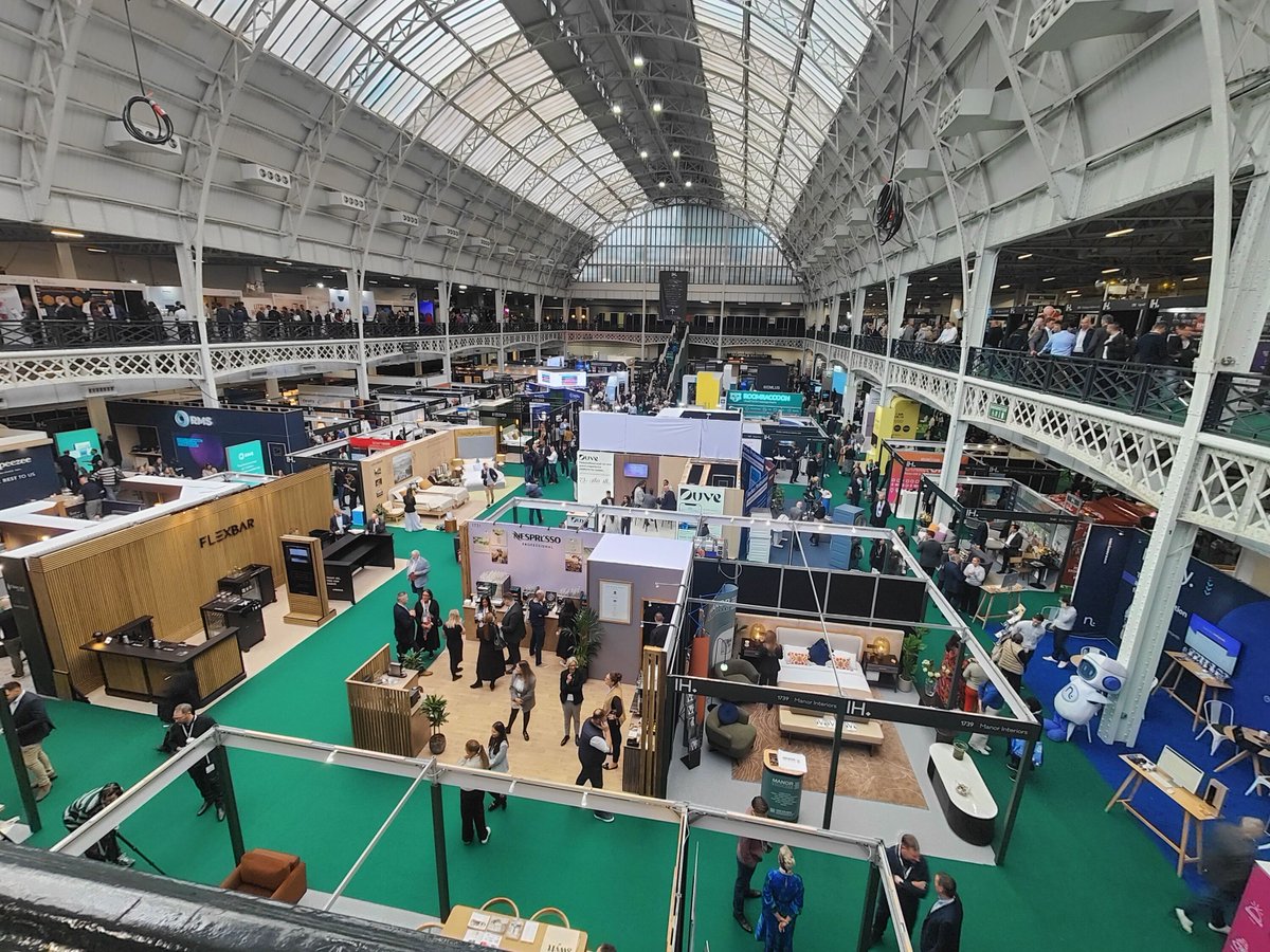 eeltduk's tweet photo. First day at the Independent Hotels Show. Looking forward to meeting hotel owners and managers for their event venue needs. Find us walking around or at the stand of @Hotel_Suppliers #ihs24 https://t.co/Zsf7T982qy