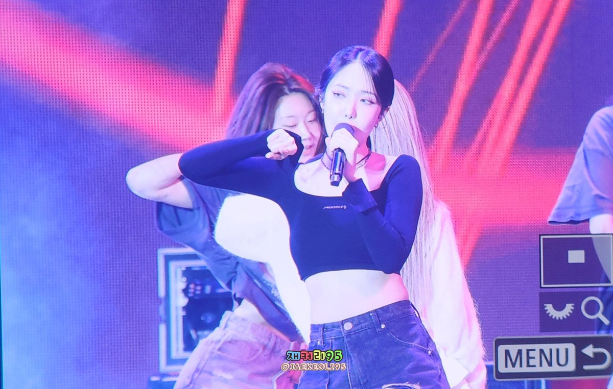 jaekeoli95's tweet photo. 241015 비비지 신비 프리뷰
#VIVIZ #GFRIEND #SINB #비비지 #여자친구 #신비 https://t.co/MB02bhc1YZ