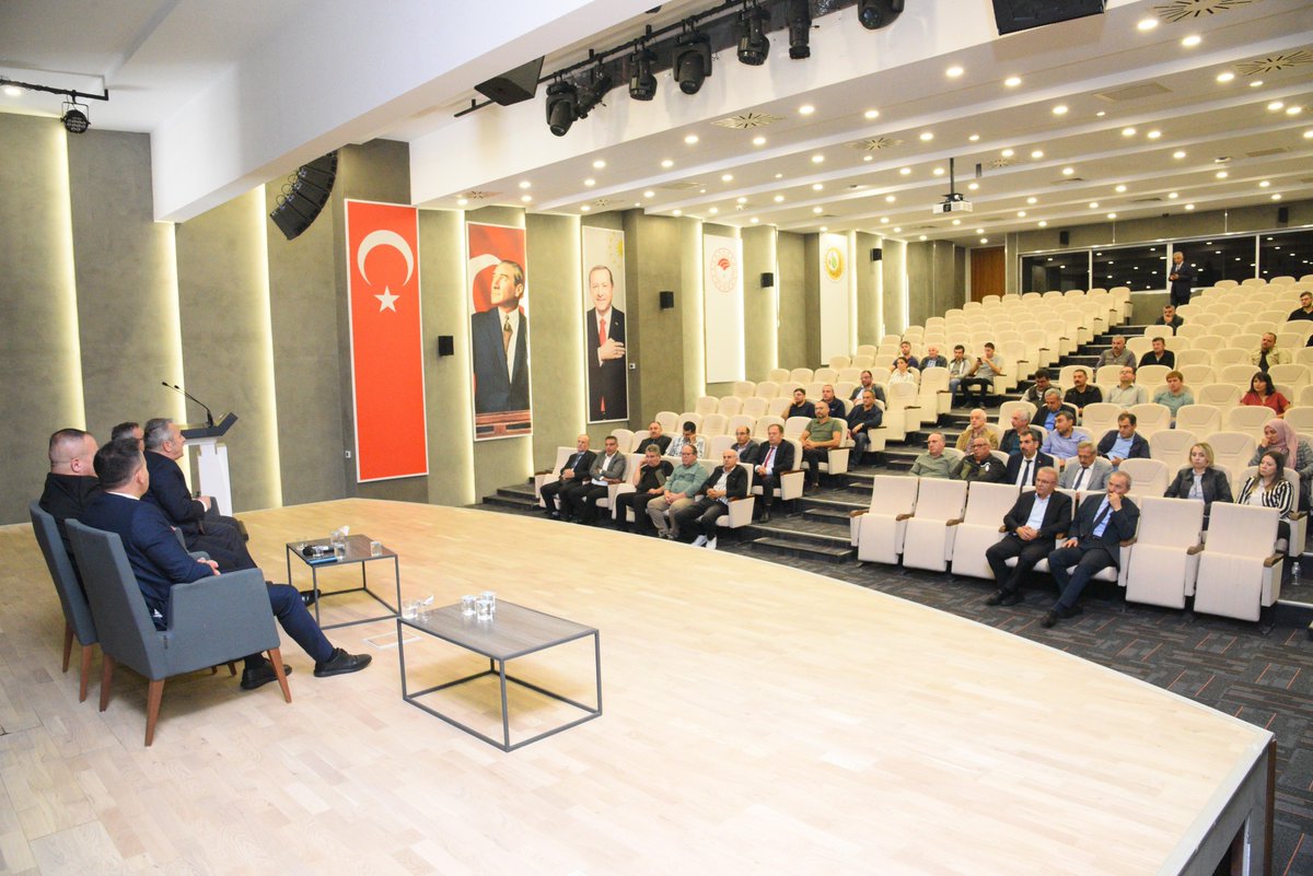 Sendikamız Genel Merkez Yönetim Kurulu olarak Ankara Orman Bölge Müdürlüğü ziyareti gerçekleştirildi.
Kurum çalışanları ve üyelerimizle bir araya gelinerek sendikal çalışmalarımız hakkında genel bir değerlendirme yapıldı. Akabinde karşılıklı fikir alışverişinde bulunuldu.