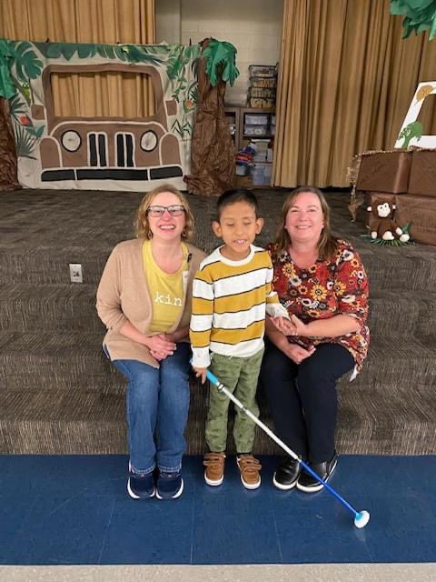 BISDSpcSvcs's tweet photo. White Cane Safety Day is to celebrate the achievements of people who are blind or visually impaired &amp; the important symbol tool of independence, the white cane. THANK YOU to our AMAZING Orientation Mobility Specialist, Charla Harkreader for her dedication to our VI Students. https://t.co/VHQkfPrlaL