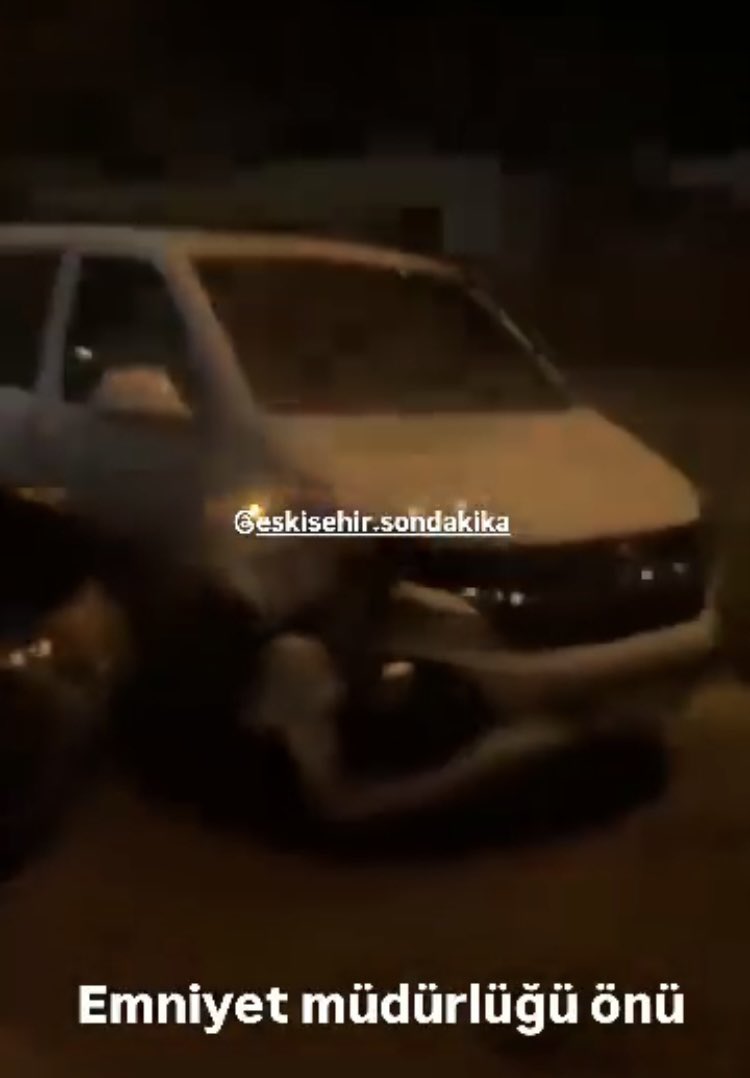 deerydeniz's tweet photo. @KarayollariGM @Esk_emniyet 24 saat içinde kayda geçen 4 trafik kazası, can kaybı,mal kaybı, zaman kaybı. #eskişehirtrafik çevre yoluna acil çözüm bekliyoruz. https://t.co/HmlSycX6ur