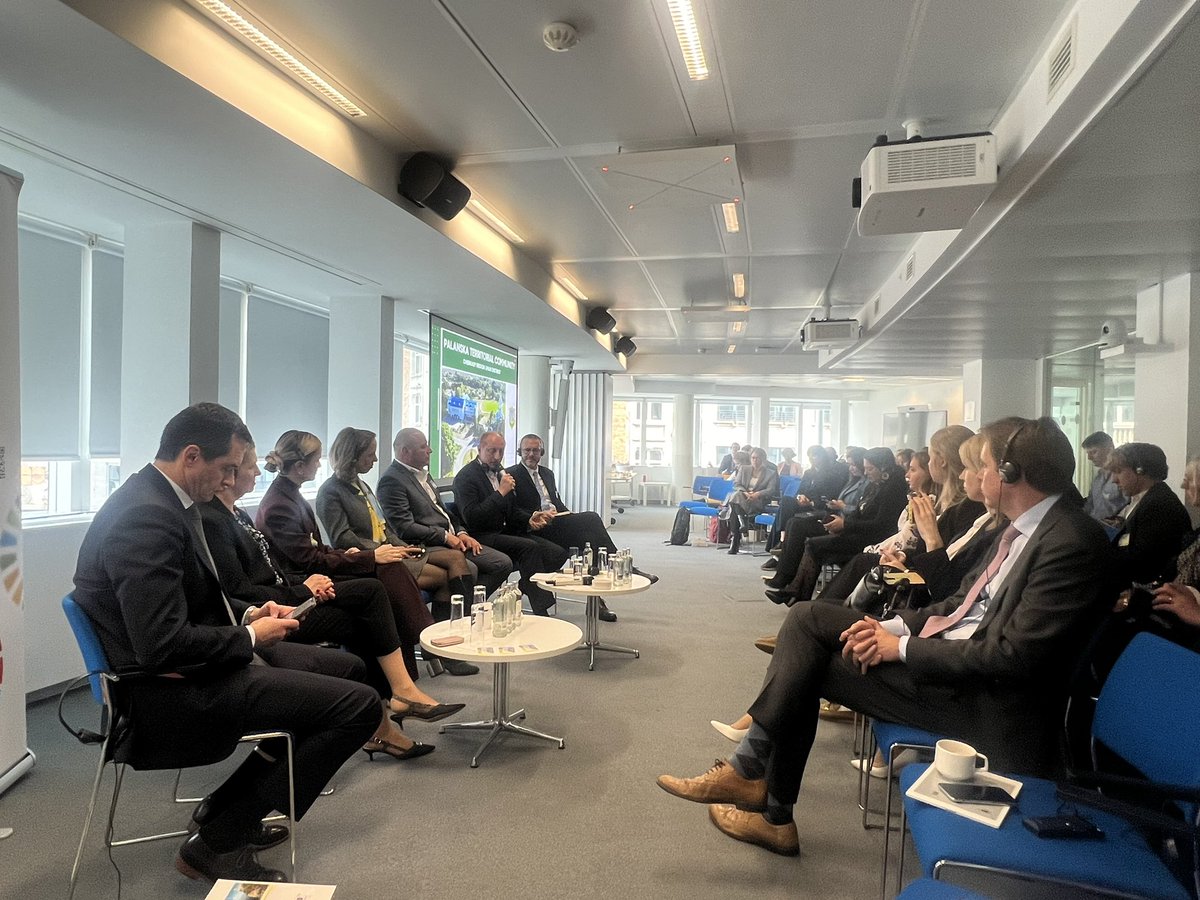 We are at Schuman Square today, reflecting on the cooperation between <a href="/EU_Commission/">European Commission</a> <a href="/EIB/">European Investment Bank</a> &amp; <a href="/UNDPUkraine/">UNDP Ukraine 🇺🇦</a> with the #GovofUA in ensuring timely and effective recovery, even in conditions of ongoing conflict.