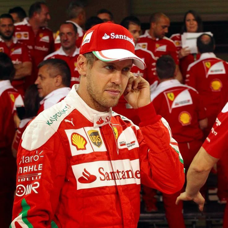 he's so dreamy sigh...