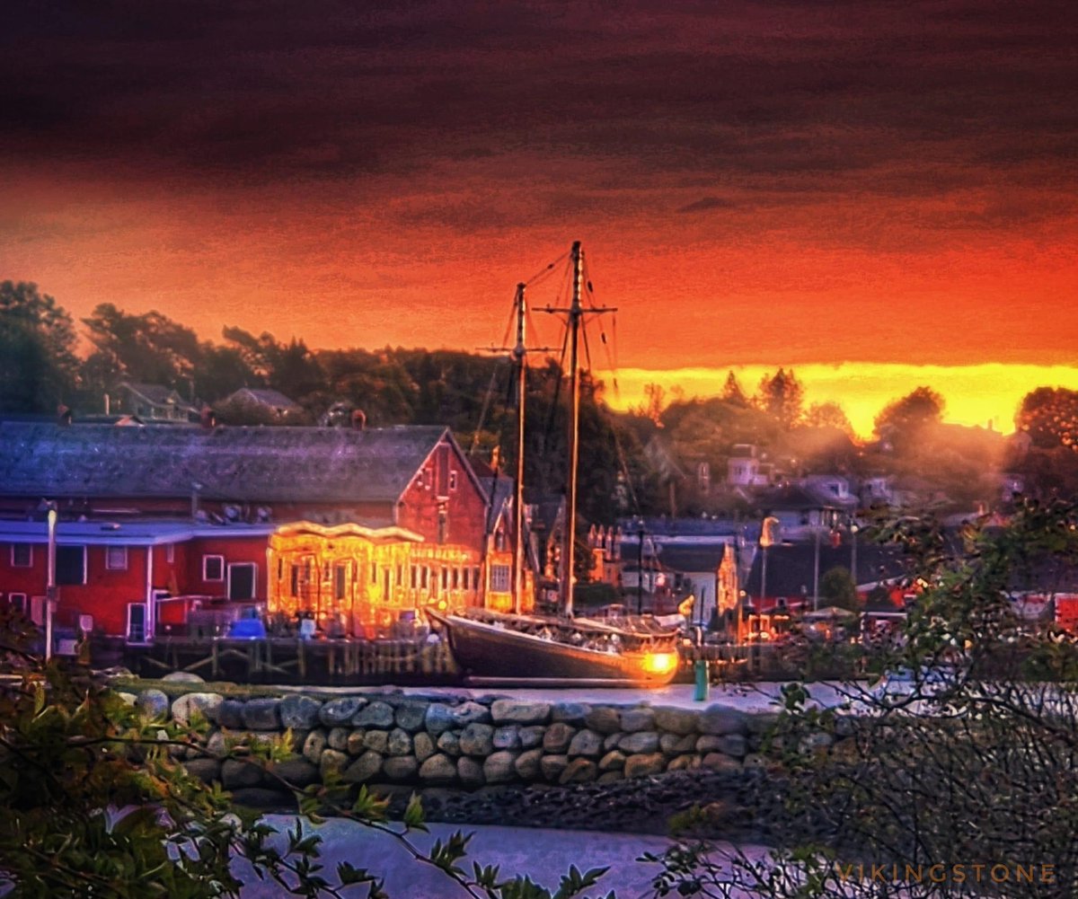 Just like that, another season sails into the sunset. 
We're grateful for the incredible people and the breathtaking beauty around us. 💙

Photo by Darren Stone