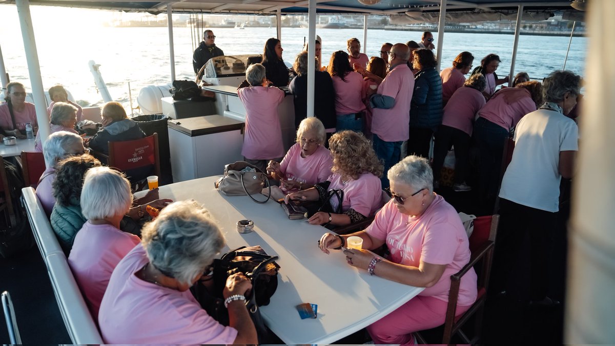 Um pouco  do dia maravilhoso  no  @sardinhadotejo foi lindo  #brunardo  
<a href="/brunapgo/">Bruna Gomes</a>  Outubro  rosa