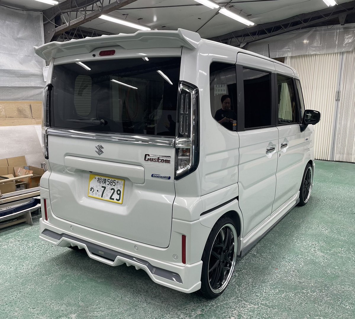 BLESS CREATION BLESS CREATION:ブレスクリエイション レーシングフロントフェンダー カラー：ホワイトメタリック1 シグナスX YAMAHA ヤマハ 会社概要｜BLESS CREATION｜エアロパーツ、カスタムパーツのブレス