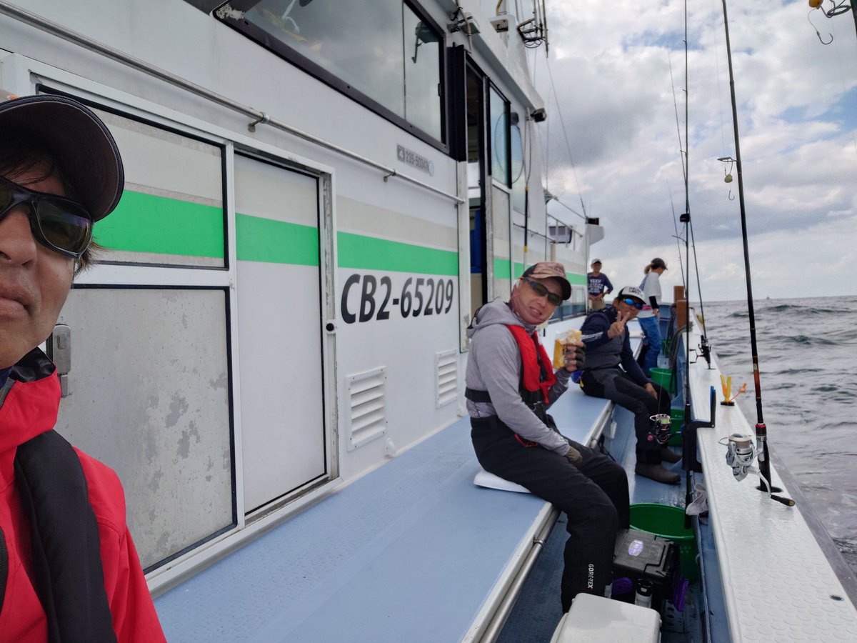 gakufuru's tweet image. 昨日は飯岡で幸丸さんの午後便でテンヤマダイ🐟️数はでなかったけど、良型の真鯛をお持ち帰り　夜な夜な下処理だけして明日からの晩酌楽しみです🙂
#幸丸 #レンジセッター　#ISELECT #テンヤマダイ #霞のクレヨンしんちゃん