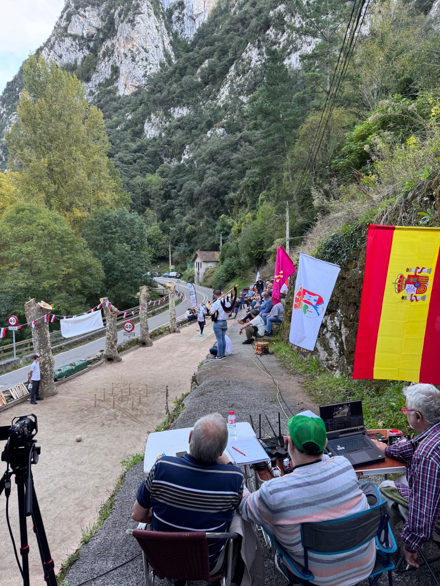 El Carru Leña tweet media