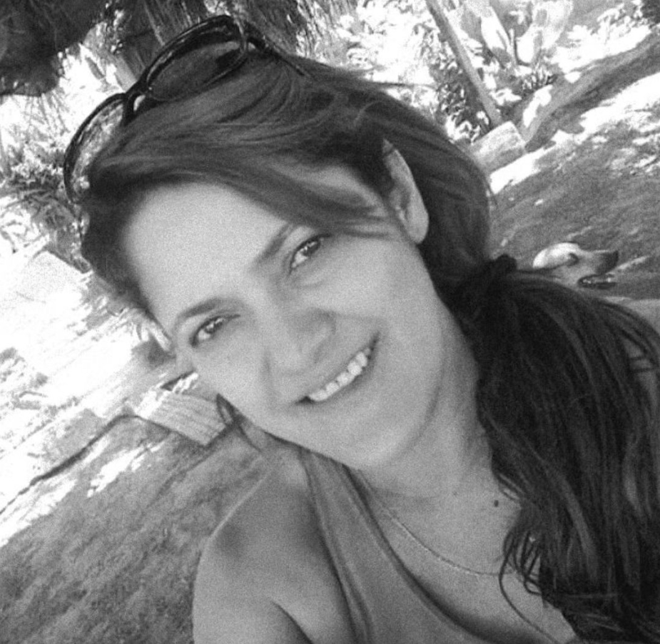 Nesse Dia do Professor, não podemos esquecer de Heley de Abreu Silva Batista, uma professora brasileira conhecida por seu heroísmo no trágico incêndio ocorrido em 5 de outubro de 2017, na Creche Gente Inocente, na cidade de Janaúba, Minas Gerais.

Durante o ataque, um vigia da