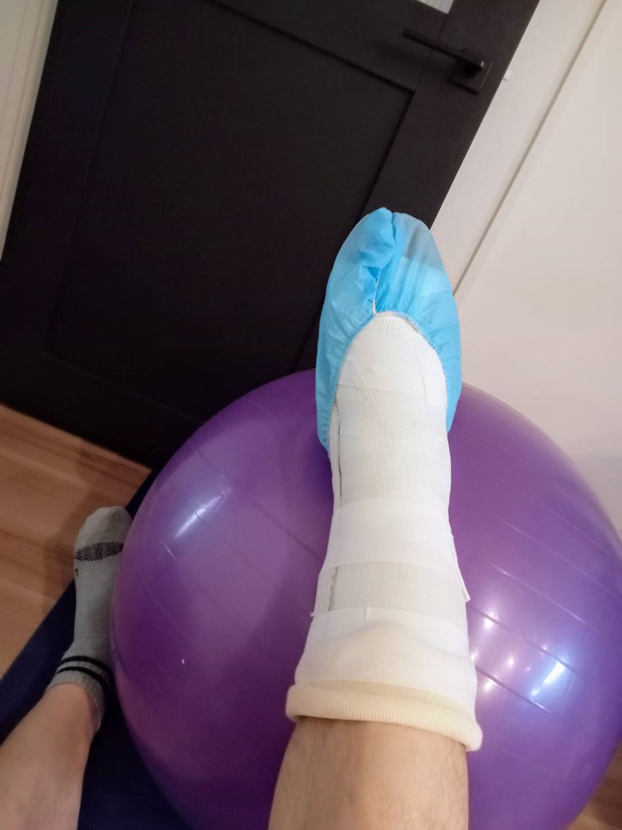 chinchicrin36's tweet photo. Achilles tendon was ruptured.🏥
It was a long about 4 months. https://t.co/kAYMohHdZI