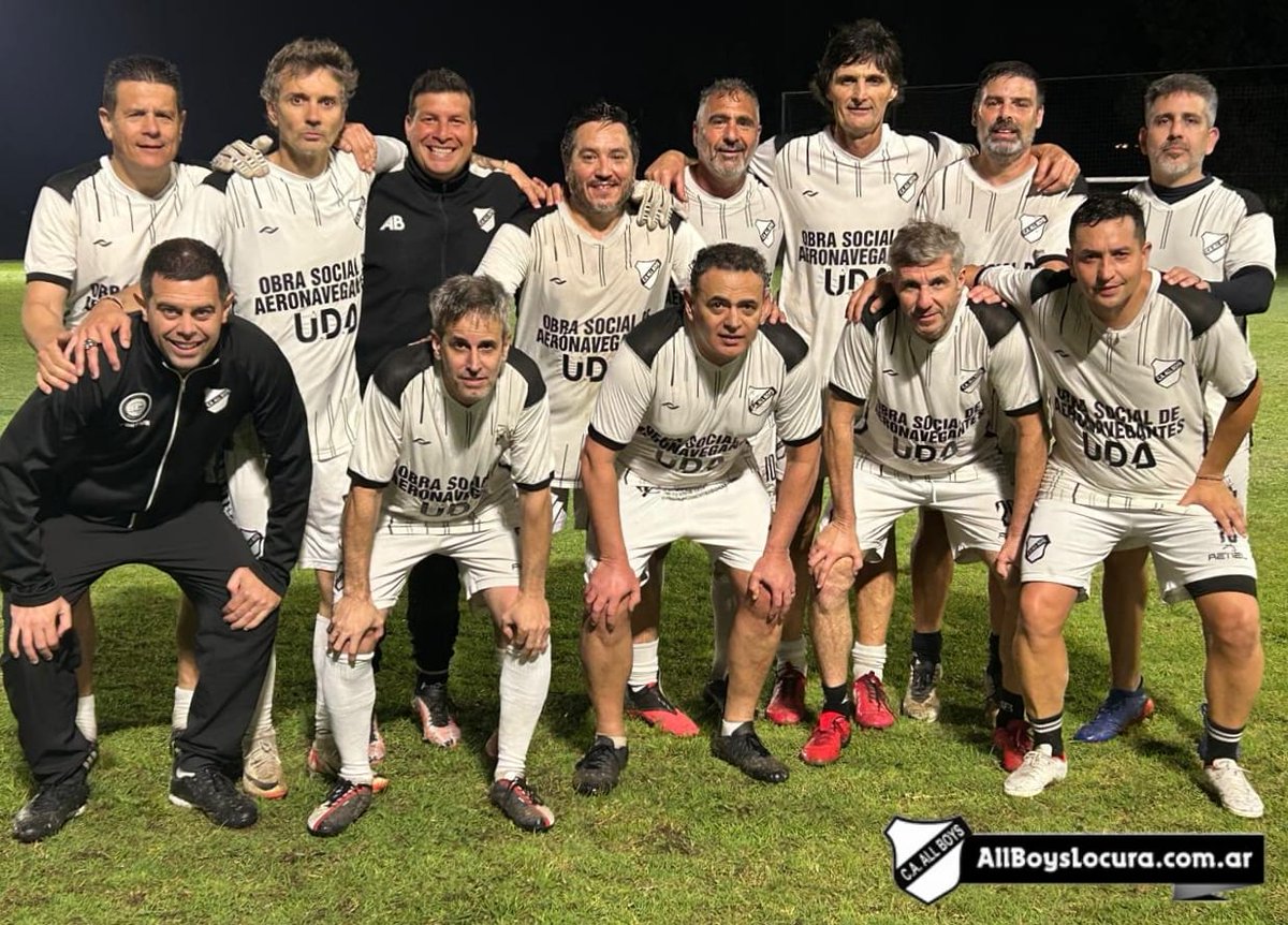 AllBoysLocura's tweet photo. Fútbol Senior +50: Empate de #AllBoys por 4 a 4 contra #FACMA..
Con un doblete de Marcelo Blanco; Javier Bartelt y otro de Minervino!! https://t.co/6lBbwwwfmq
