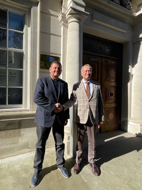 Pedro Serrano (@pedroserranoeu) on Twitter photo An honour to welcome the Ambassador of <a href="/UkrEmbLondon/">Embassy of Ukraine to the UK</a> General Valerii Zaluzhnyi, to Europe House. The EU’s commitment and support to Ukraine is unwavering. Slava Ukraini!🇪🇺🇺🇦 An honour to welcome the Ambassador of <a href="/UkrEmbLondon/">Embassy of Ukraine to the UK</a> General Valerii Zaluzhnyi, to Europe House. The EU’s commitment and support to Ukraine is unwavering. Slava Ukraini!🇪🇺🇺🇦