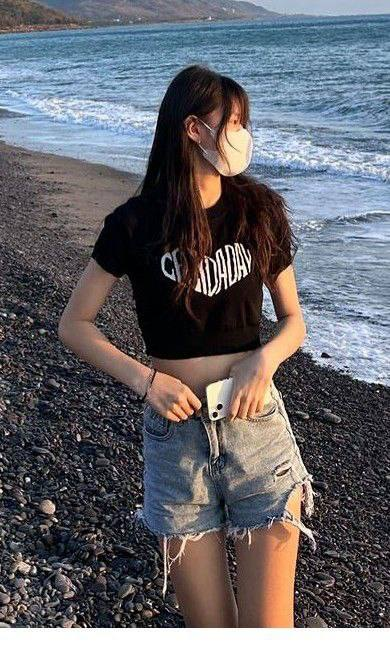 yysao847's tweet photo. 朋友前女友好喜歡穿著ck在路上勾引其他男生，他都不知道我和他前女友幹過幾次了 #身邊人 #意淫 #高中 #大學 https://t.co/nK6jV8ypZC