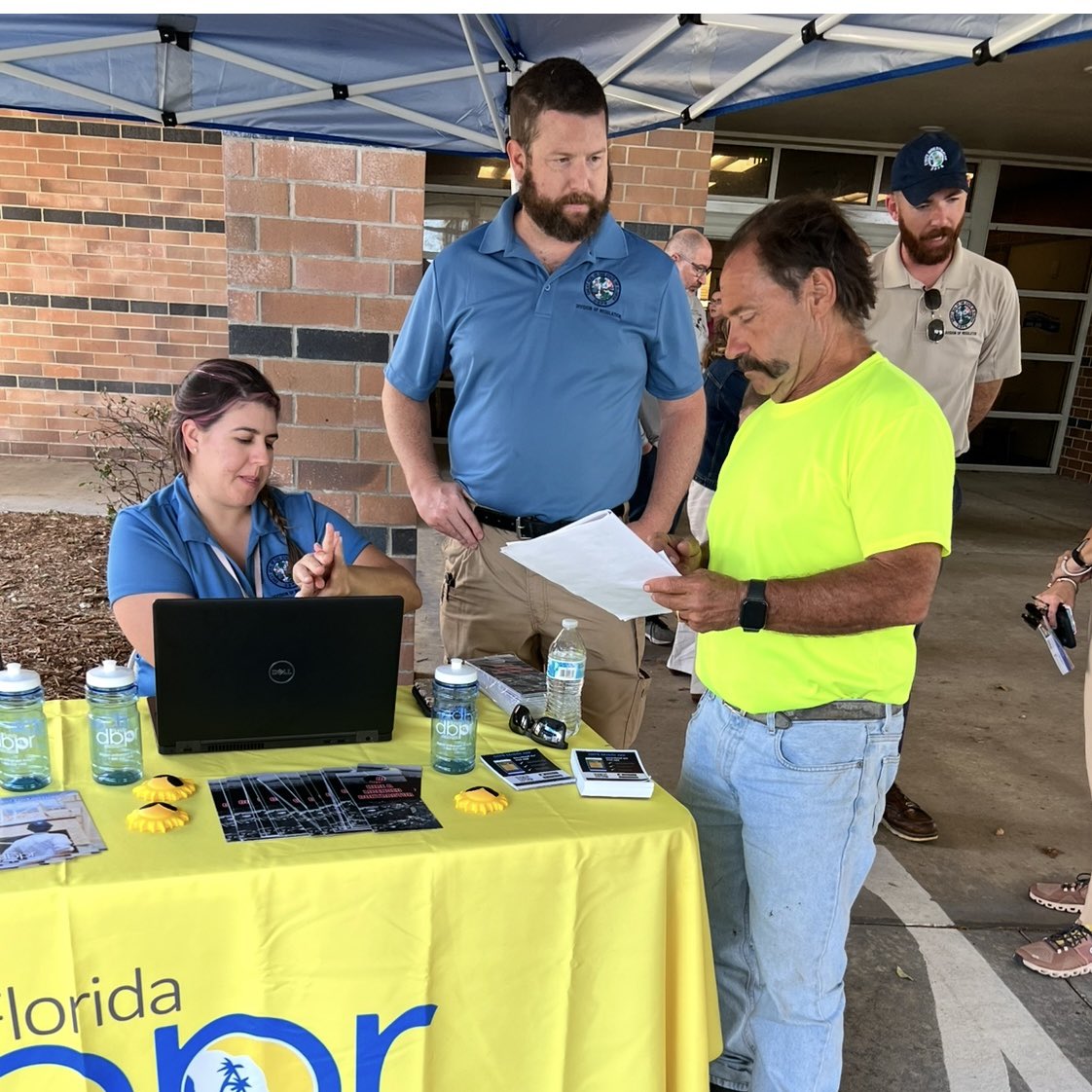 melaniesgriffin's tweet photo. This week, #DBPR is at 14 Multi-Agency Resource Centers assisting licensees, educating individuals & businesses about working with licensed professionals when making repairs & rebuilding, & providing additional resources. Stop by to see us & fellow state agency partners: https://t.co/KnrS3mF34T.