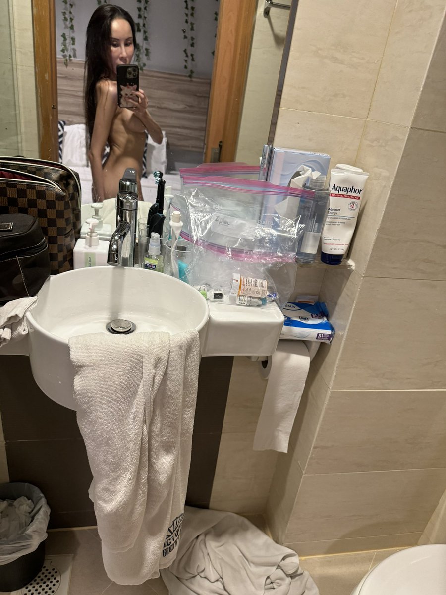GeraldineShiwei's tweet photo. And itโs #ok itโs #alrite to #feel #negative #sometimes because it #allows you to be #grateful for #what you #have https://t.co/Apv0eChGyU