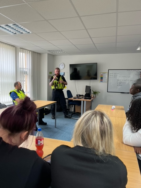 PboroPositive's tweet image. Over the past few weeks our team have had the pleasure of visiting students at TCHC college on Cathedral Square to share more about our role in the city centre and the opportunities we can offer students 💚

#PeterboroughPositive #PeterboroughCityCentre  #PeterboroughBid