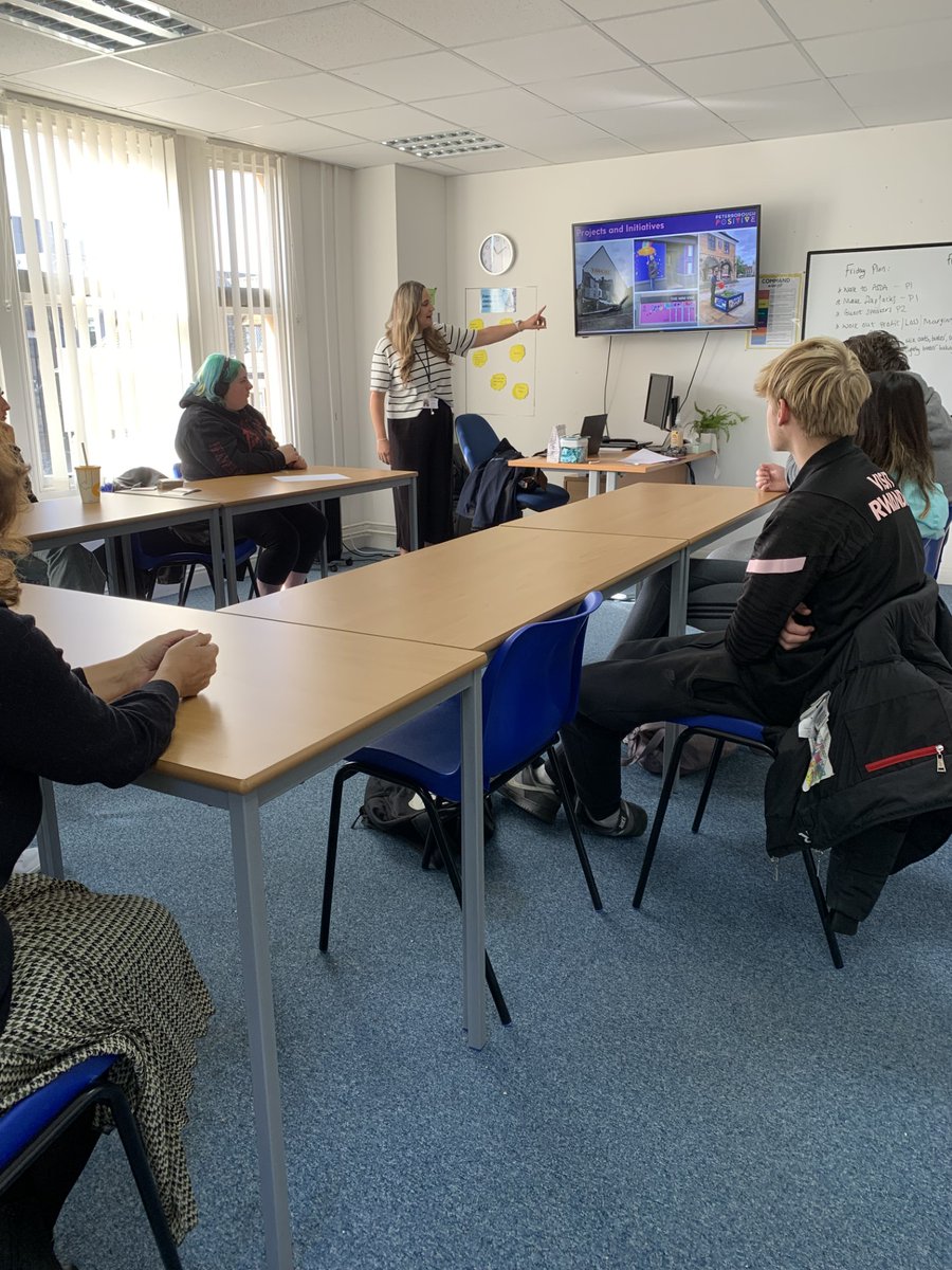 PboroPositive's tweet image. Over the past few weeks our team have had the pleasure of visiting students at TCHC college on Cathedral Square to share more about our role in the city centre and the opportunities we can offer students 💚

#PeterboroughPositive #PeterboroughCityCentre  #PeterboroughBid