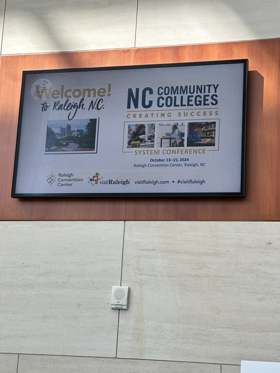 ᑕᕼᗩᖇᗰEEᖇ ᖇᗩIᑎᗪᖇOᑭ tweet media