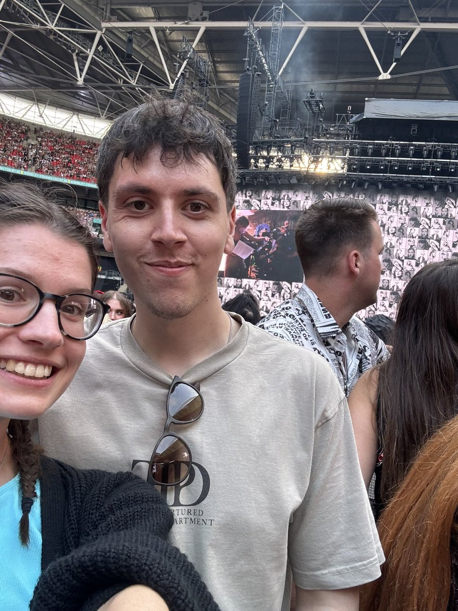 Scottmac33's tweet photo. @taylornation13 @taylorswift13 @Target Me and my girlfriend have just bought our first house together - who do I hint to that this would be the perfect moving in present and coffee table book..? 👀#TheOfficialTSTheErasTourBook https://t.co/lL306agjtN