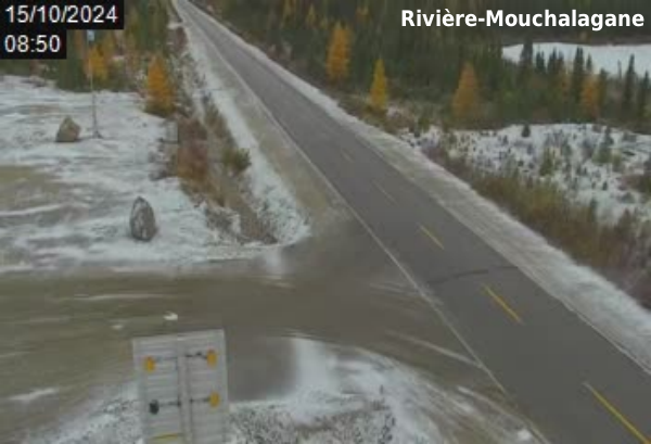 rcbstormpost's tweet photo. Skiff of snow on the #Wabush cam, with heavier accumulations visible across the Quebec border along Route 389 from Fermont to Manicouagan Reservoir.

https://t.co/jFF1cGNXR9

https://t.co/DHmELzGeAo

#nlwx #meteoqc https://t.co/VGOsWNz2Sb