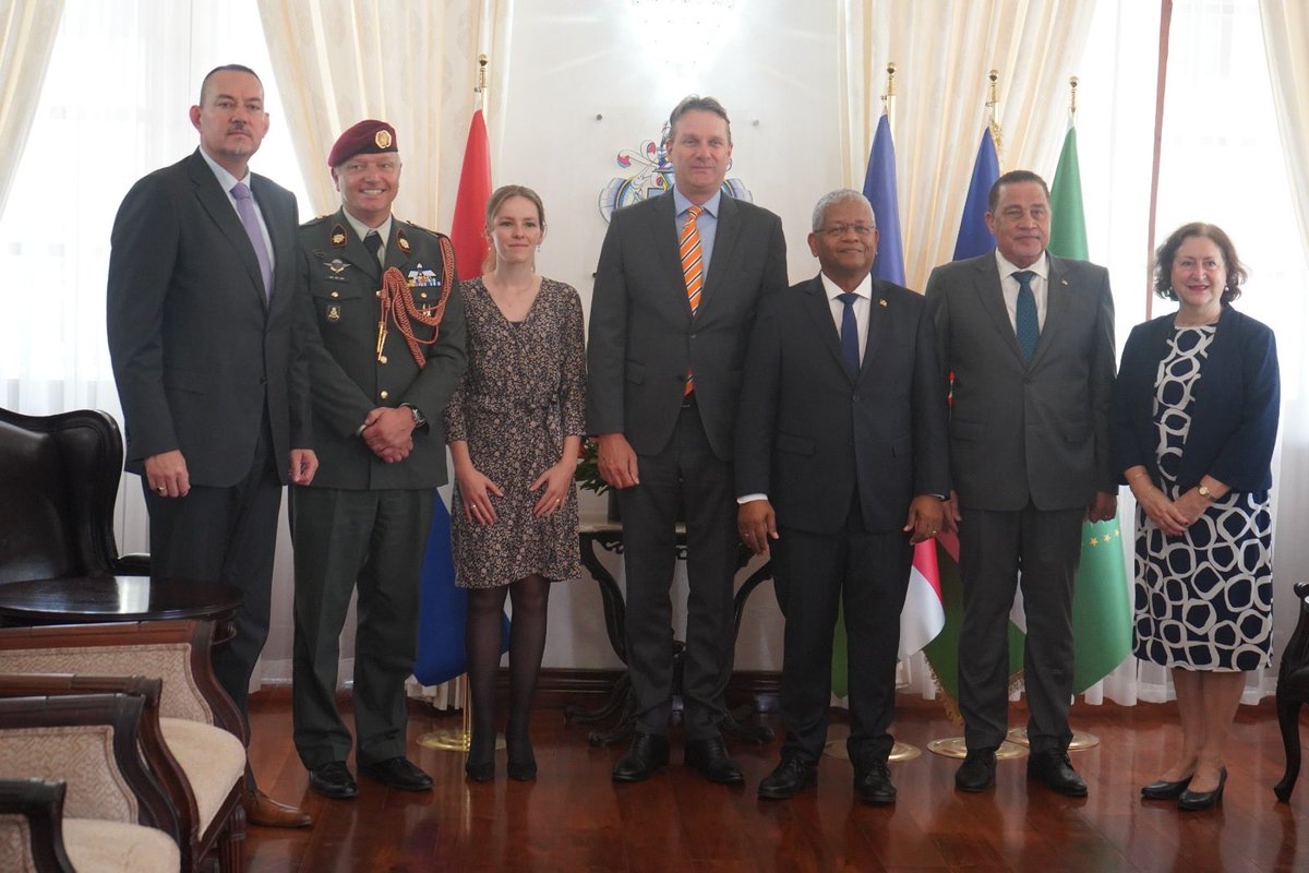 Today I presented my credentials to H.E. President Wavel Ramkalawan of Seychelles 🇸🇨

We had good discussions on international developments, tourism, maritime security and cybercrime. 

I look forward to further strengthening the excellent relations between our two countries.