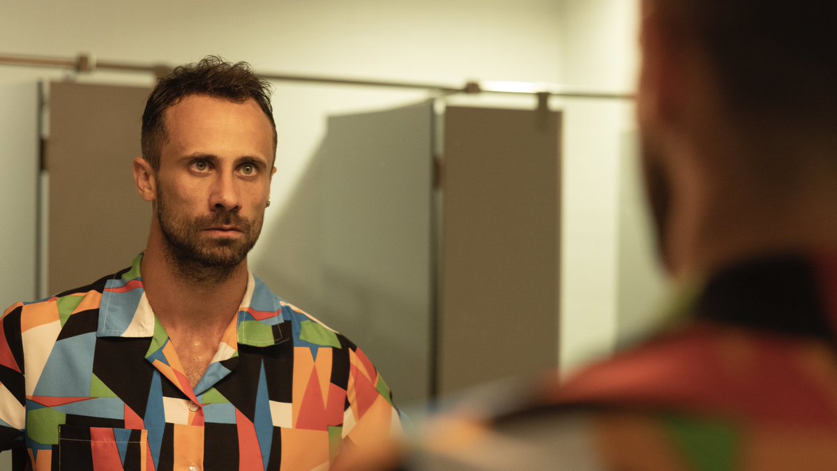 El Cinecrítico (@elcinecritic) on Twitter photo Vista #YoAdicto Sabrosísima miniserie que te desnuda con su valiente testimonio donde <a href="/j_giner/">Javier Giner 🏳️🌈</a> se encarna en un catártico Oriol Pla para arraigarnos a su salida de los peores infiernos. Un soberbio relato sobre la innegociable dignidad aun con la mochila llena de tanta miseria ➕ Vista #YoAdicto Sabrosísima miniserie que te desnuda con su valiente testimonio donde <a href="/j_giner/">Javier Giner 🏳️🌈</a> se encarna en un catártico Oriol Pla para arraigarnos a su salida de los peores infiernos. Un soberbio relato sobre la innegociable dignidad aun con la mochila llena de tanta miseria ➕