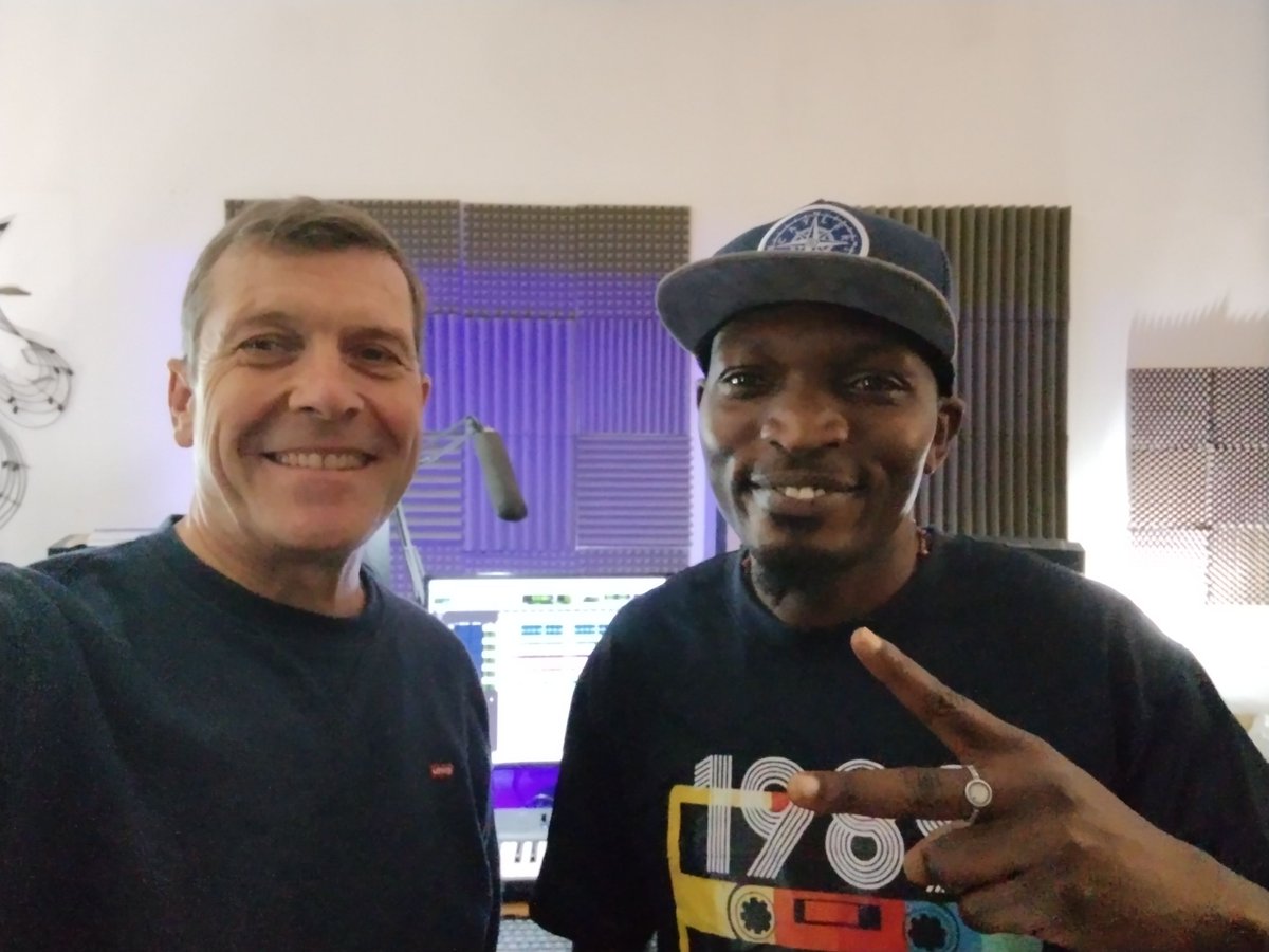 ArenaStudioUK's tweet image. Amazing #recordingsession with BLASTA.
Incredible to watch him record his vocals in Swahili and English at the same time.

buff.ly/3pVF9n3
#recording #recordingstudio #recordingvocals #recordingstudiocrewe #ArenaRecordingStudio #Crewe