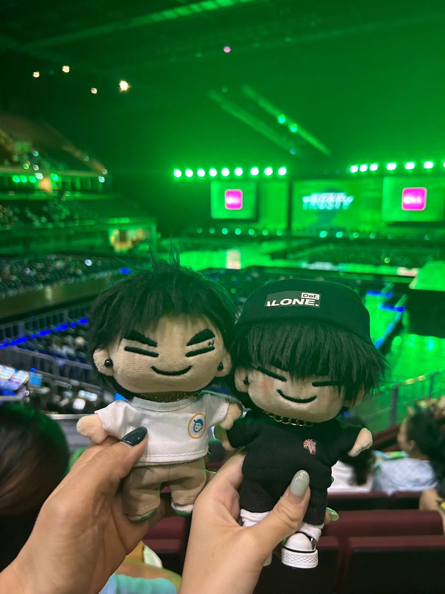 nphas_kul's tweet photo. 💚💛 YUGYEOM 💛💚

#2024yugyeomtour #yugyeom #aomg #2024trusty_in_bangkok #got7 #got7forever #igot7 https://t.co/V5VVQdCNL7