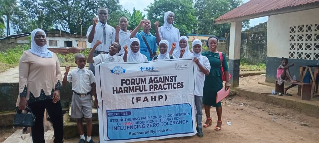 ForumHarmful's tweet image. One thing about our Focal Officers, they take pride in their commitment to eradicate FGM in communities.
F/Os play a crucial role in not only implementing interventions but also engaging with communities to Foster understanding and change.
Kudos to our Focal Officers!👏🏾🎉