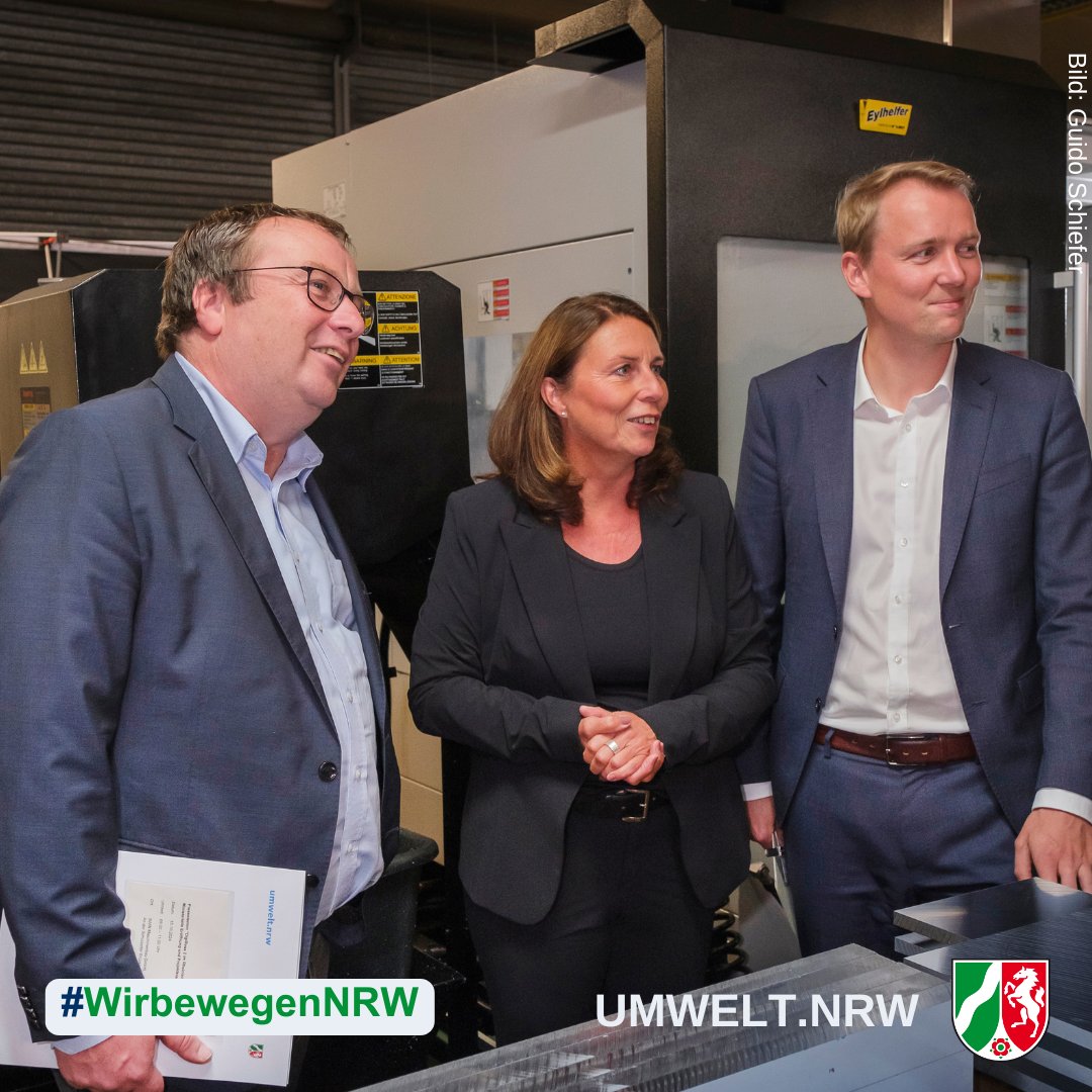 UmweltNRW's tweet photo. Gemeinsam mit dem @BMUV & #KMU aus #NRW machen wir das Rheinische Revier zur Modellregion für #Kreislaufwirtschaft und #Ressourcenschutz durch #Digitalisierung ♻️💡
Heute begrüßte Min. @Oliver_Krischer 9 Unternehmen zum Programmstart von #DigiRess II.
ℹ️👉https://t.co/3b6BYPoPBk https://t.co/VI8kJvDHd6