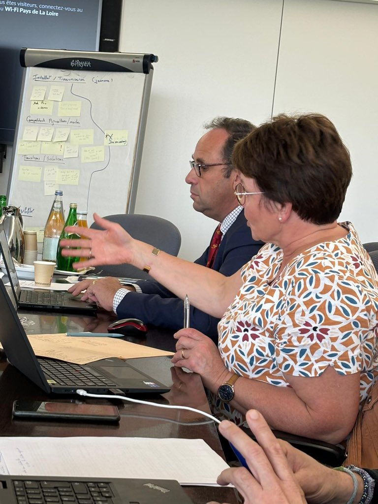 Un grand merci à mes chers collègues élus et les services de notre commission agri/agro/pêche/forêt. 
Une très longue réunion de travail,de partage pour préparer le budget prévisionnel 2025.