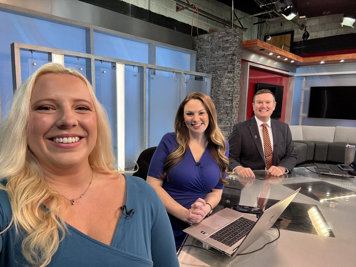 Ally Debicki tweet media