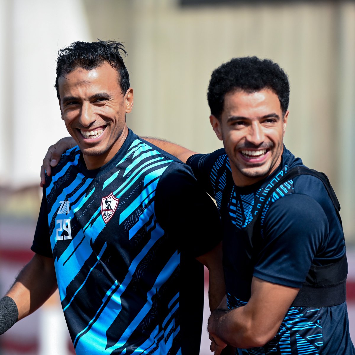 ZSCOfficial's tweet photo. أجواء رائعة في مران اليوم 😁

#Zamalek | #MostTitledIn20C | #الزمالك_أولًا | #أكبر_قلعة_رياضية https://t.co/1NTBpmJ2fs