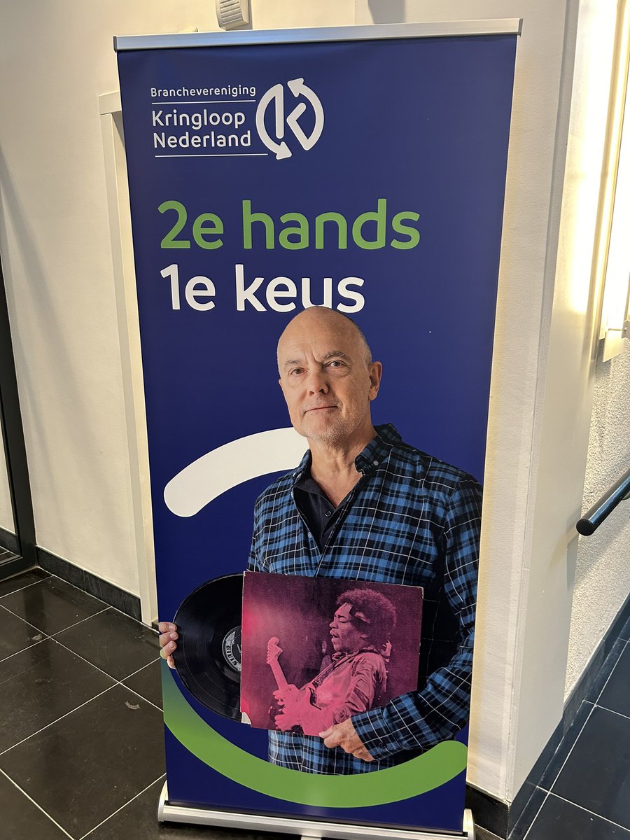Jubileumcongres 30 jaar Branchevereniging Kringloop Nederland bij <a href="/zuid_holland/">Provincie Zuid-Holland</a>. Opening door gastheer <a href="/MeindertStolk/">Meindert Stolk</a>, moderatie door @RachelHeijne.
Heb de branche uitgedaagd zich juist stràkker te verbinden met de lineaire economie om zo die te helpen versnèld te transformeren.