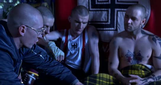 vikare06's tweet image. Mfw nobody mentions "Romper Stomper" kino