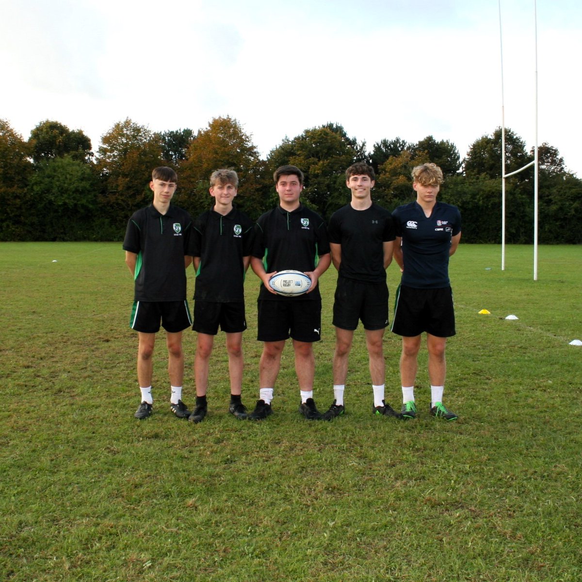 FearnhillSchool's tweet image. We are in the fortunate position to have a coach from top rugby club, Saracens, visiting Fearnhill and delivering coaching sessions this term as part of Project Rugby. Thanks to Coach Derek from Saracens for all his hard work.

@saracens

#projectrugby #saracens #fearnhillschool