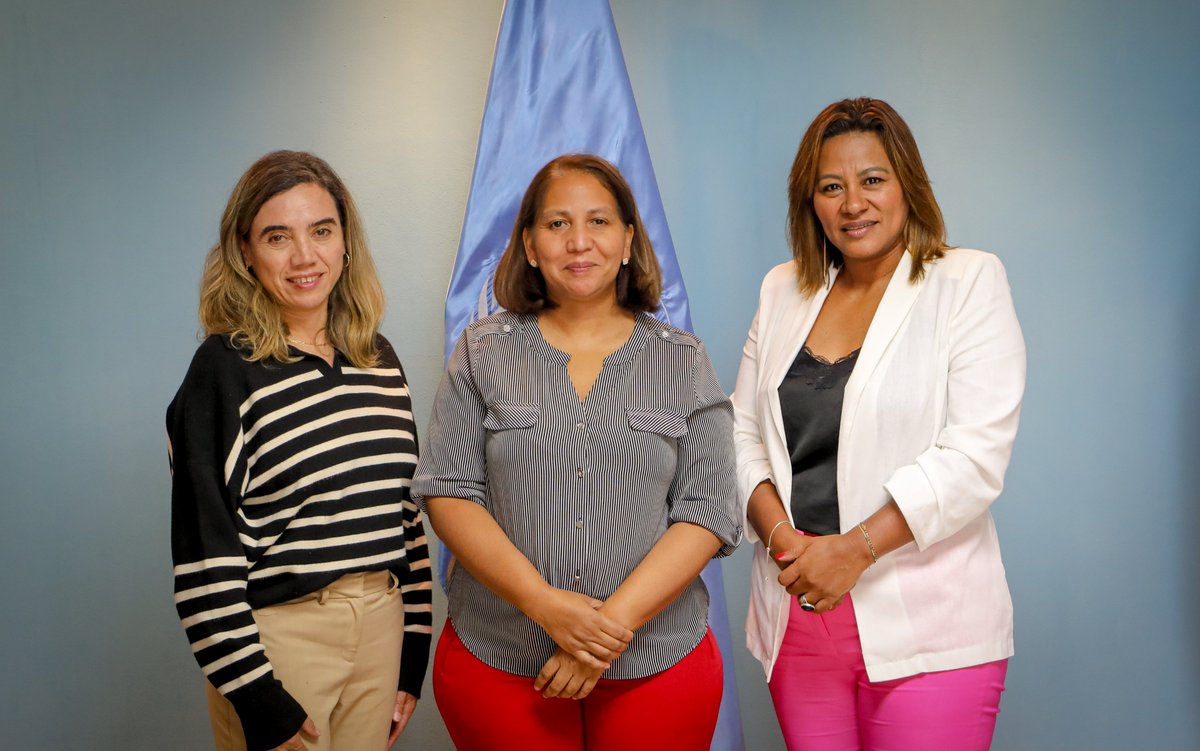 En el Día de las #MujeresRurales nos comprometimos a impulsar su agenda de desarrollo👩‍🌾🚜🌿, para ello la Representante <a href="/FatimaEspinaFAO/">Fátima Espinal Mercedes</a> sostuvo reunión con  <a href="/MatheuMaite/">Claudia Maite Matheu</a> Directora de <a href="/HondurasCare/">CARE Honduras</a> y Wendy Cruz de la Articulación de Mujeres para el Buen Vivir de <a href="/CampesinaViaHN/">La Vía Campesina - Honduras</a>.