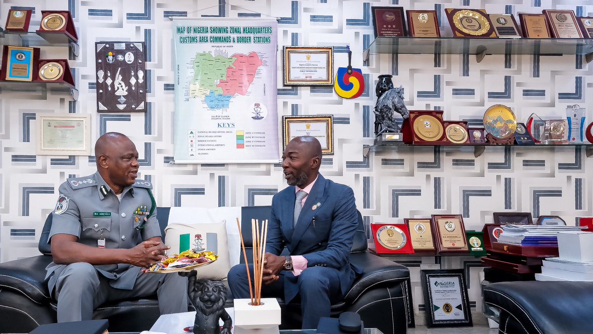 OMFaleye's tweet photo. Led my team to the HQ of Nigerian Custom Service as part of our stakeholders' engagement initiatives. The leadership of the NSC led by CG Bashir Adewale Adeniyi reiterated its commitment to staff welfare, ESC and occupational safety and health #officialnsitf #customsng https://t.co/jieRkC3Hve