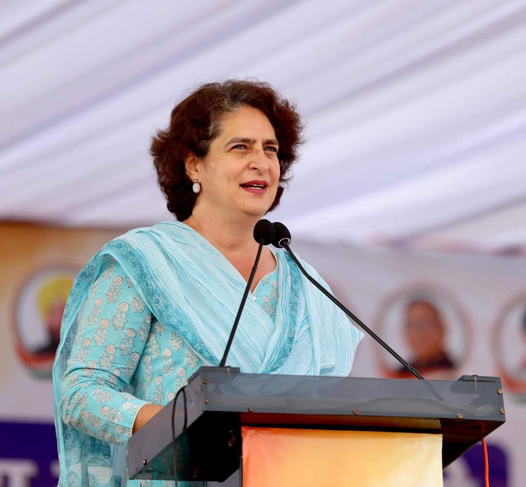 Jassipetwar_inc's tweet photo. कांग्रेस महासचिव, श्रीमती @priyankagandhi  जी को #वायनाड, केरल से लोकसभा उपचुनाव हेतु कॉंग्रेस उम्मीदवार बनाये जाने पर हार्दिक बधाई और विजय की अग्रिम शुभकामनाएँ। https://t.co/DIg97o21lX