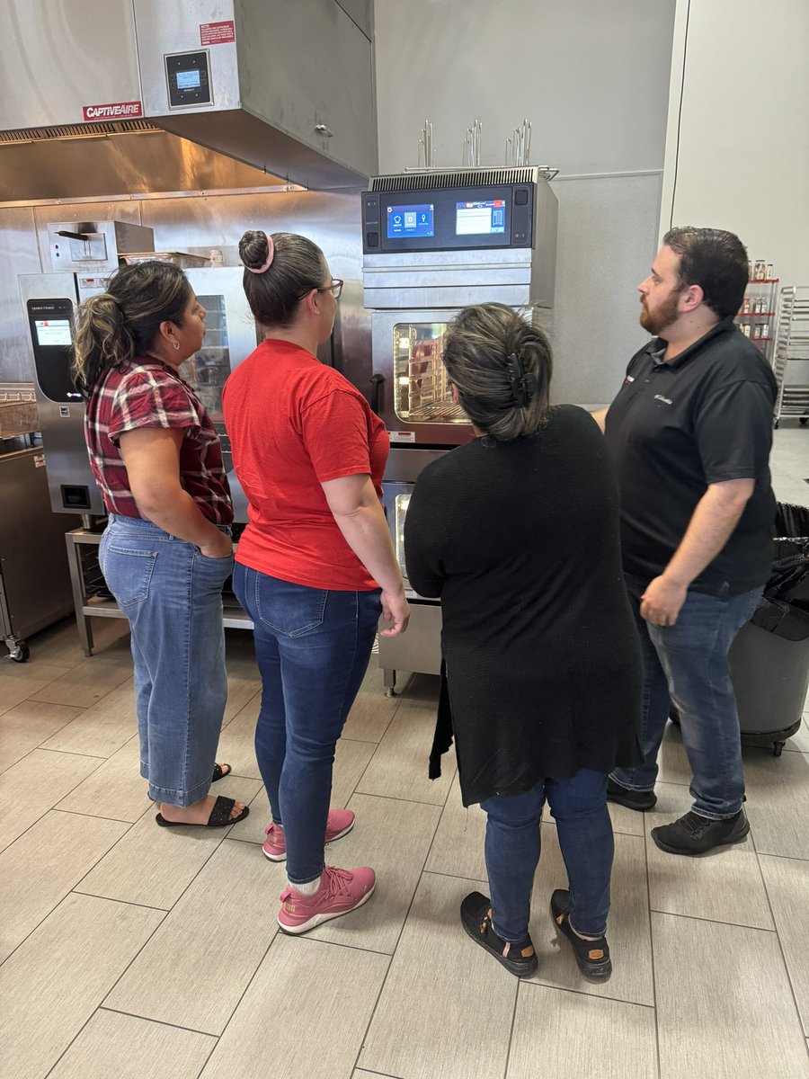 FeedBISD's tweet photo. 👩‍🍳 Today, our @BrazosportISD child nutrition managers got hands-on with a Henny Penny combi oven demo! Thank you Affinity Group and Five Point for hosting us. We had a great time. Lots of learning, laughs and delicious food. https://t.co/IjM36hNw0i