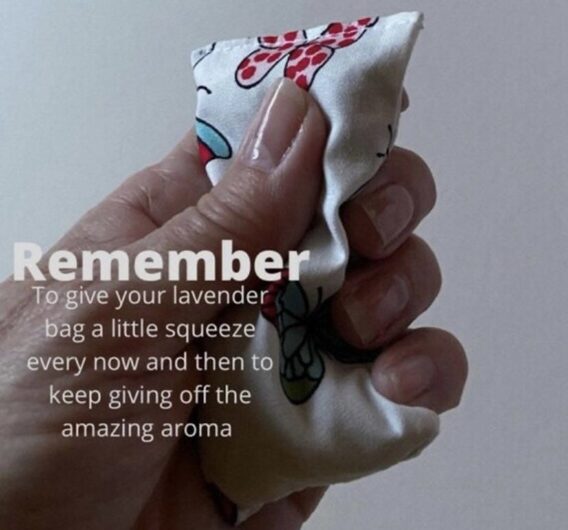 el_siseams's tweet image. Whether you want your lavender to relax, place on your pillow, or put in your jumper drawer to help keep the moths away…Remember to give your lavender a little squeeze every now and then to release the amazing aroma elsiartsandcrafts.etsy.com #handmadeuk #shopetsy #etsyuk #lavender