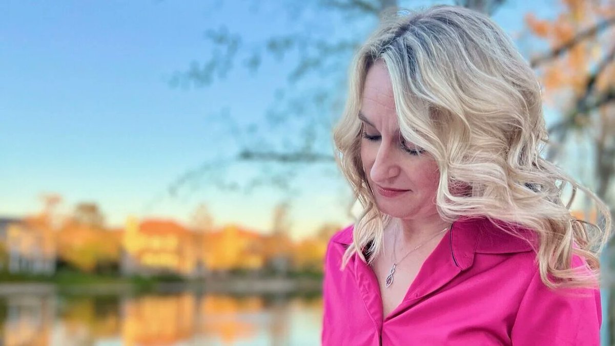 oncodaily's tweet image. I didn’t think breast cancer would push me to write a book - @mmejendouglas 

oncodaily.com/url/164959

#BCSM #BookWriting #Cancer #MedEd #MedNews #Health #Medicine #MedTwitter #OncoDaily #Oncology