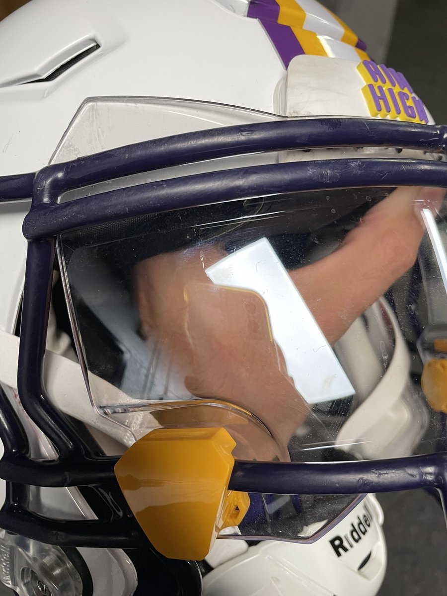 Alex Lockemeyer (@alexlockemeyer) on Twitter photo Shoutout to <a href="/RyanThurn/">Ryan Thurn</a> and <a href="/GreenGridiron/">Green Gridiron</a> for the quick delivery on the visor clips for our guys! Shoutout to <a href="/RyanThurn/">Ryan Thurn</a> and <a href="/GreenGridiron/">Green Gridiron</a> for the quick delivery on the visor clips for our guys!