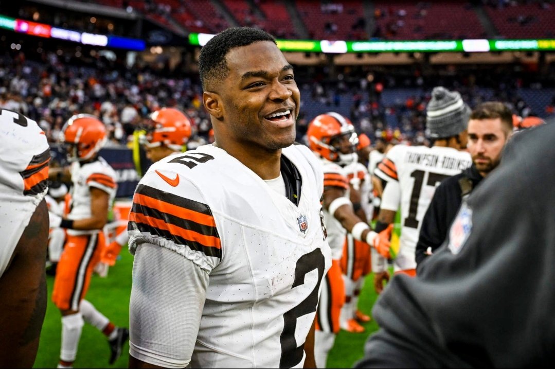 Dear Amari Cooper, 

You hold the Browns single game receiving record. (265.)

You were the first Browns receiver to have consecutive 1000 yard seasons. 

You were the AFC North's receiving  leader both years in Cleveland, and set a career high TD receptions too. 

THANK YOU 🫡