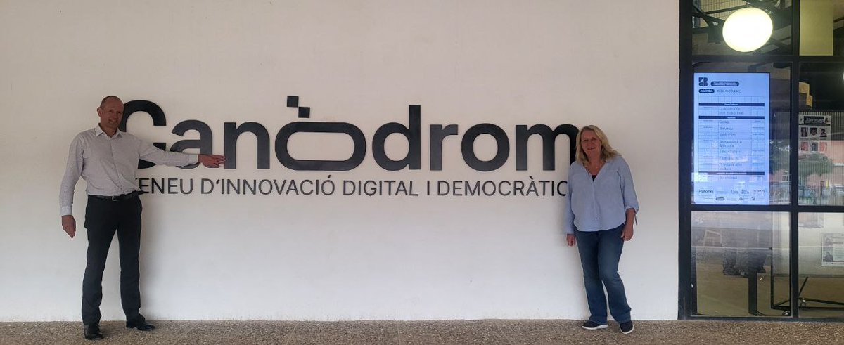 El encuentro en cuestión 📸

Gracias <a href="/MDeliberativa/">Marea Deliberativa</a> por organizar y guiarnos y <a href="/platoniq/">@platoniq@mastodon.social</a> y <a href="/CanodromBCN/">Canòdrom -Ateneu d'Innovació Digital i Democràtica</a> por el espacio!