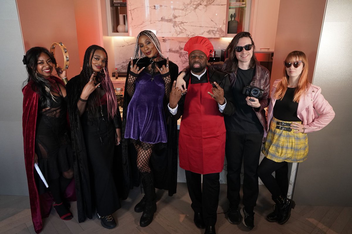 Sneak peek of my latest work with <a href="/moonreelmedia/">Moon Reel Media</a>, directing a music video for <a href="/John_Orpheus/">Antonio Michael Downing</a> &amp; The Chemical Dreams 😈🎬 
🎥 <a href="/alexexistsworld/">Alex Exists</a>