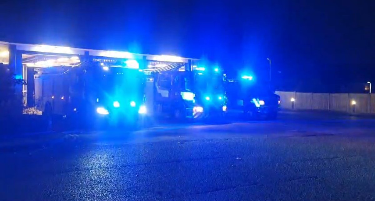 Winsford DC1 and On-Call crews showing support for baby loss awareness week by lighting the sky blue in memory of all babies gone to soon #waveOflight