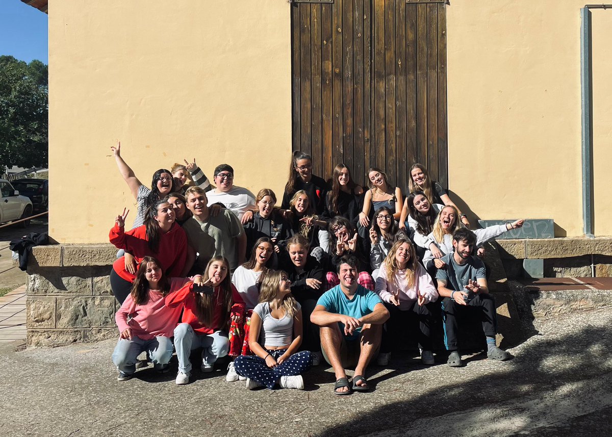 Nosaltres ja comencem a notar la màgia✨👑🎄

Aquest cap de setmana hem començat a preparar el #NadalAmbLaCasa amb molta il•lusió! 🥰

Quines ganes tenim de Nadal, i tu?